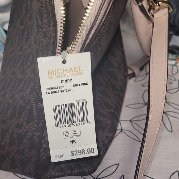 FLASH SALE MKORS CINDY SATCHEL NEW WITH TAGS! Make offer! - Picture 2 of 7